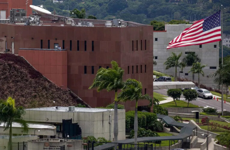 EEUU reitera la suspensión de servicios consulares en Caracas