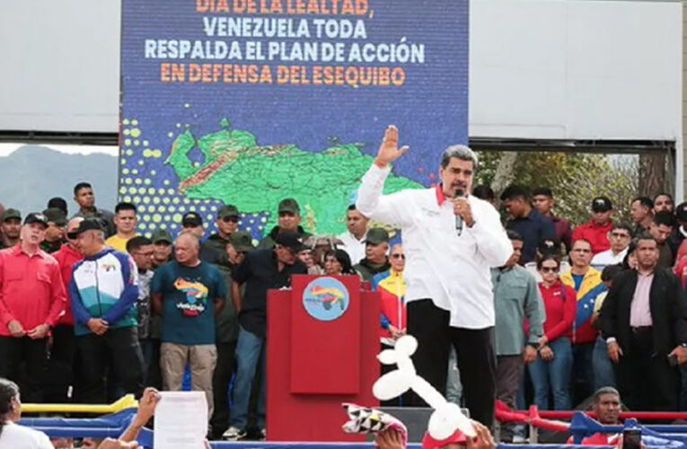 Maduro llama a denunciar a opositores en cada calle por traición a la patria