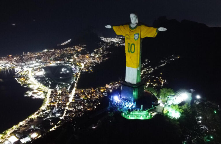 Para recordar a Pelé, el Cristo Redentor se iluminó con la «10»