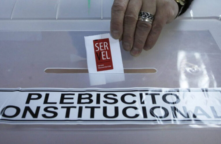 Chile: Abren los centros de voto en un plebiscito sobre propuesta de Constitución