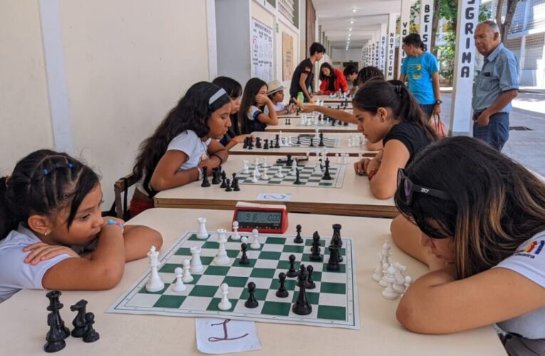 Guaracarumbo realiza Copa Navidad de ajedrez