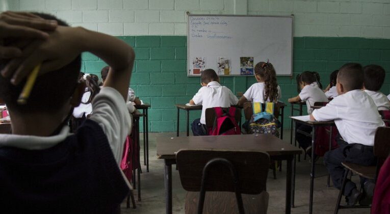 Fundaredes: «Uno de cada cuatro docentes en la frontera quiere emigrar»