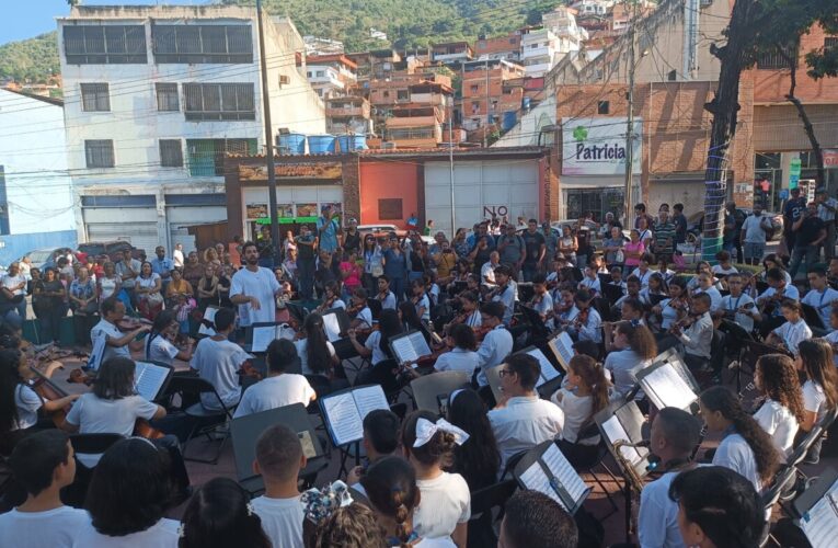 El Sistema en La Guaira ofreció un concierto por el Día del Maestro