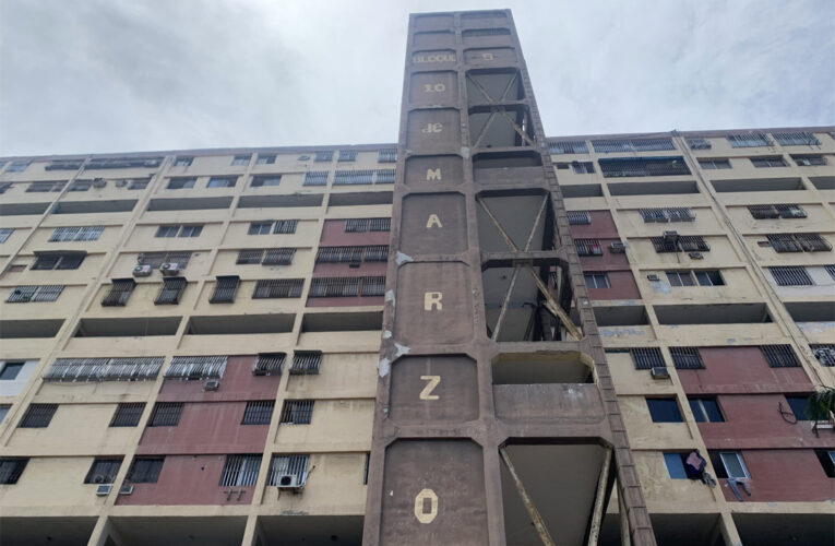 En el Bloque Morocho reciben el agua por solo 1 hora a la semana