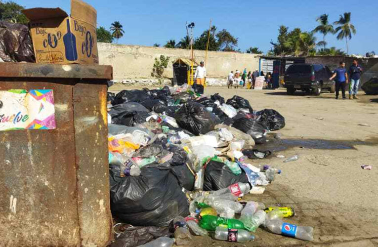 Bañistas se quejan porque hay mucha basura en playa Sheraton