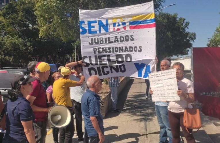 “Ni una bolsa de comida recibimos los pensionados del Seniat”