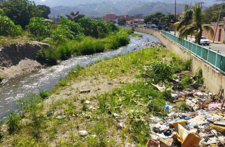 Canalización de estas aguas residuales es urgente en playas del oeste