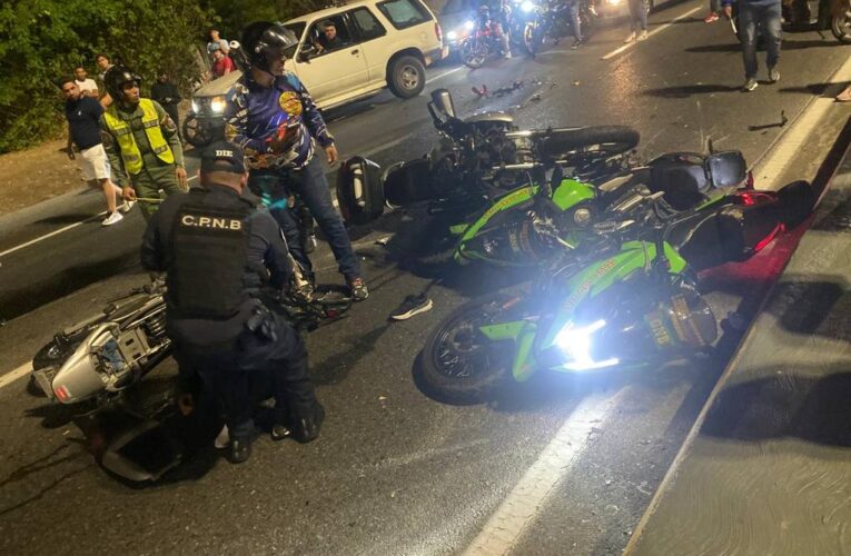 4 heridos dejó choque múltiple de motos en El Limón
