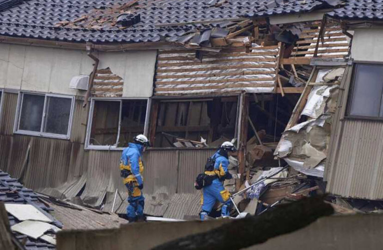 Continúan desparecidas 300 personas tras terremoto en Japón