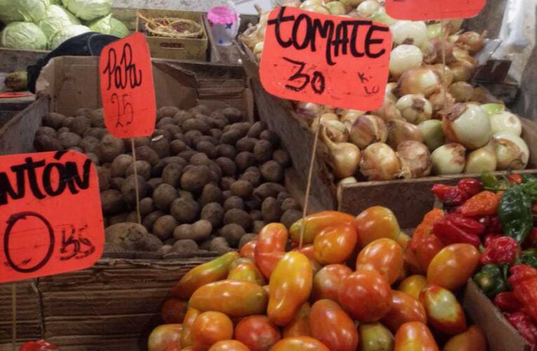 El tomate y la papa mantienen sus precios