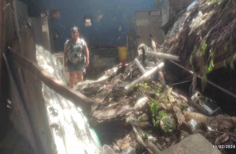 Se desplomó muro de vivienda en Colinas de Pariata