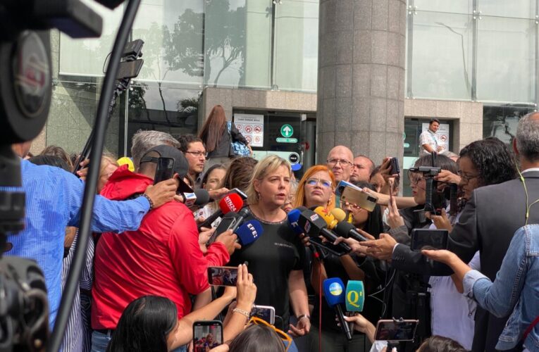 ONG y activistas protestaron para exigirla liberación de Rocío San Miguel