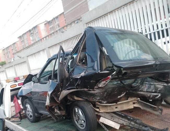 Aparatoso accidente en Sotavento dejó 2 heridos