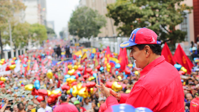Maduro: En Venezuela manda el pueblo