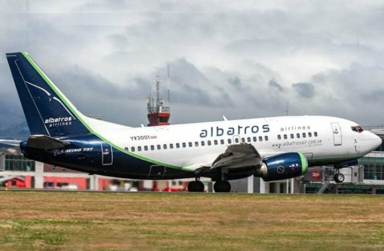 Tribunal de Curazao embarga Boing 737 de la aerolínea venezolana Albatros