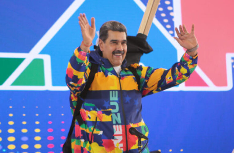 PCV y Podemos postulan ante el CNE a Nicolás Maduro