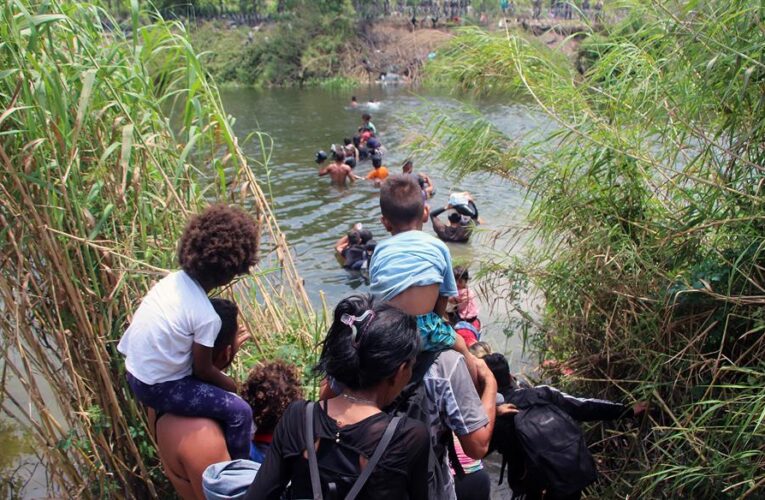 Patrulla fronteriza salvó a 2 niños de morir ahogados en el Río Bravo