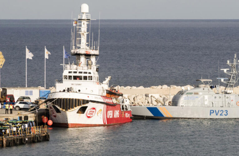 Primer barco de ayuda a Gaza salió de Chipre