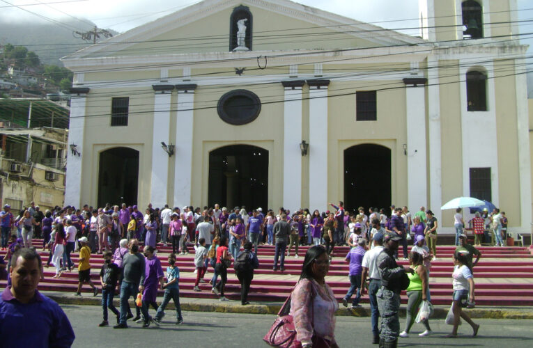 Se espera masiva participación de devotos a la procesión del Nazareno