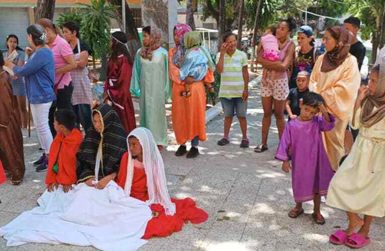 Niños del comedor Santa Ana realizaron su viacrucis viviente