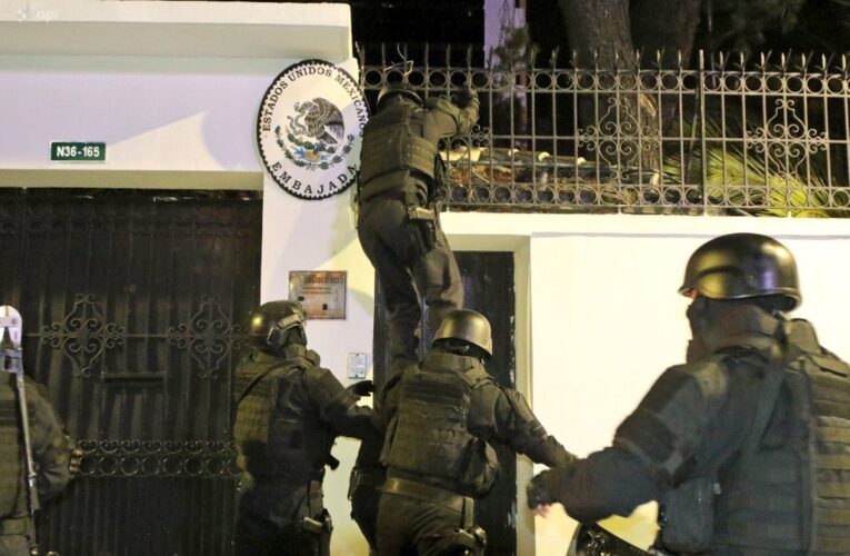 Policía ecuatoriana irrumpe en la Embajada mexicana en Quito y detuvo a Jorge Glas