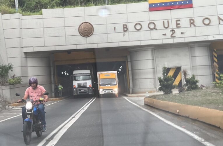 Gandola quedó atascada en la salida del Boquerón