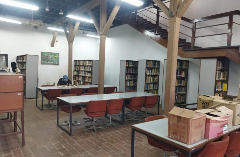 Visitas guiadas y talleres de reciclaje en la Biblioteca José María España