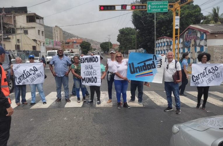 Promueven la tarjeta de la Unidad con cornetazo en Calle Los Baños