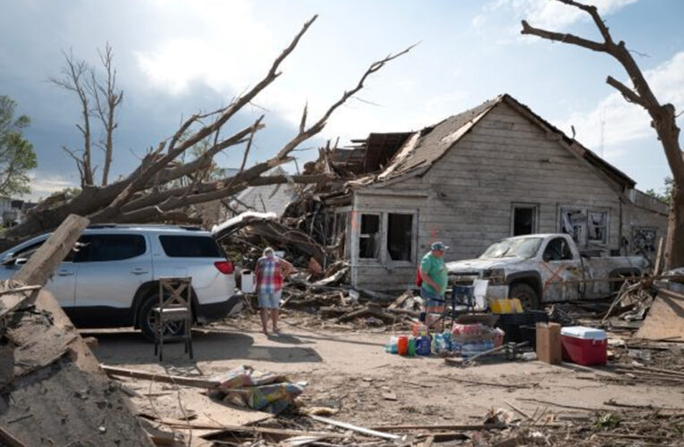 Tornados dejan 23 muertos en EEUU y mantien en en alerta a 16 millones de personas