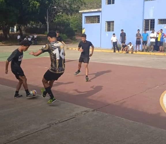 Umecistas celebran el Día del desafío en Intercursos