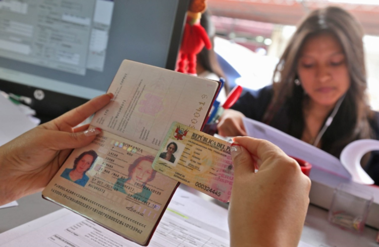 Venezolanos deberán presentar visa y pasaporte para ingresar a Perú