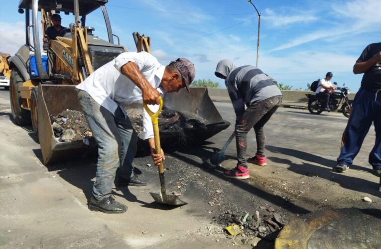 Negra Hipólita y Consultoría Jurídica limpian por donde pasaron los manifestantes