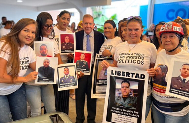 Edmundo González se reunió con familiares de los presos políticos