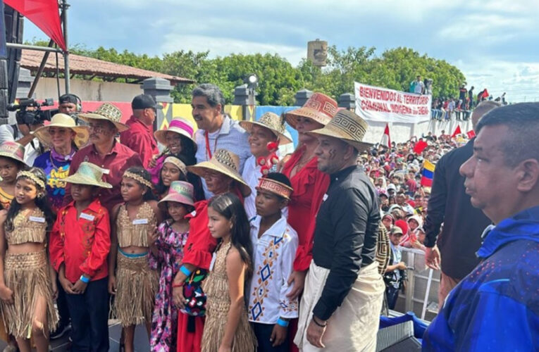 Maduro: La oligarquía siempre ha atacado a los indígenas y será derrotada