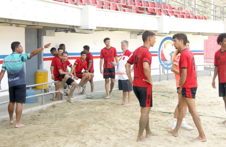 Macuto se mantiene invicto en el Fútbol playa central