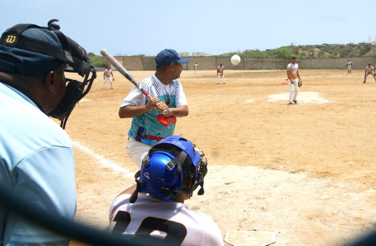 Inaugurado torneo de sóftbol Copa Victoria institucional