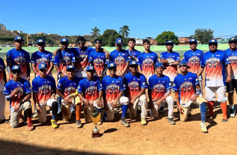 Titanes se impusieron a lo bravo en beisbol sub16