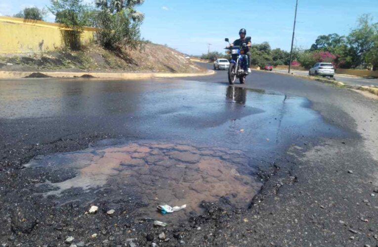 Bote de aguas blancas en El Trébol