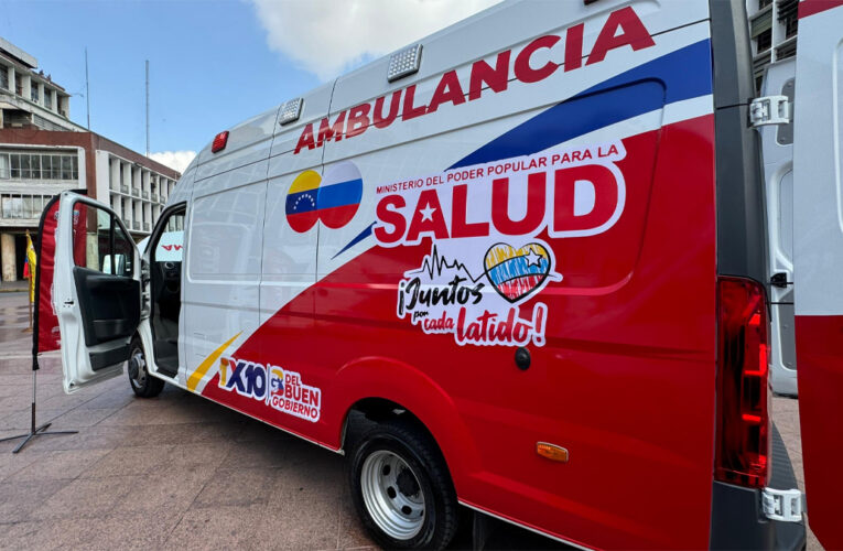 Rusia donó 5 ambulancias al MinSalud