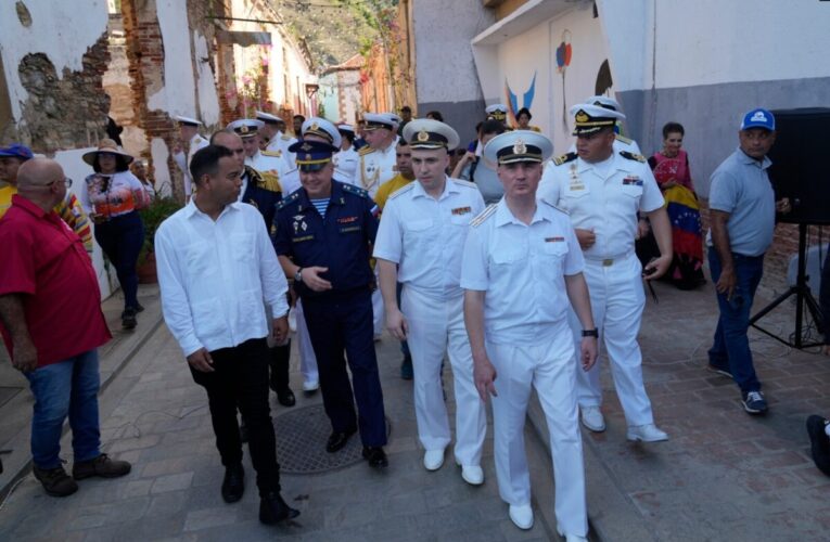 Militares rusos conocieron casco histórico de La Guaira