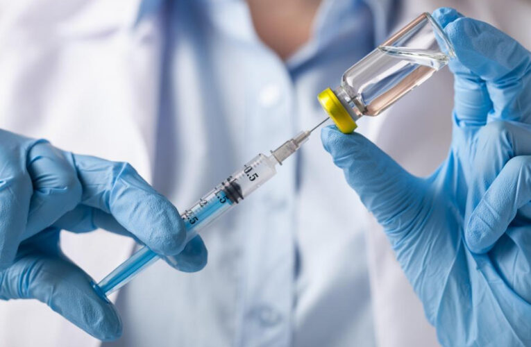Presentan nueva vacuna antigripal y contra virus SARS-Cov-2