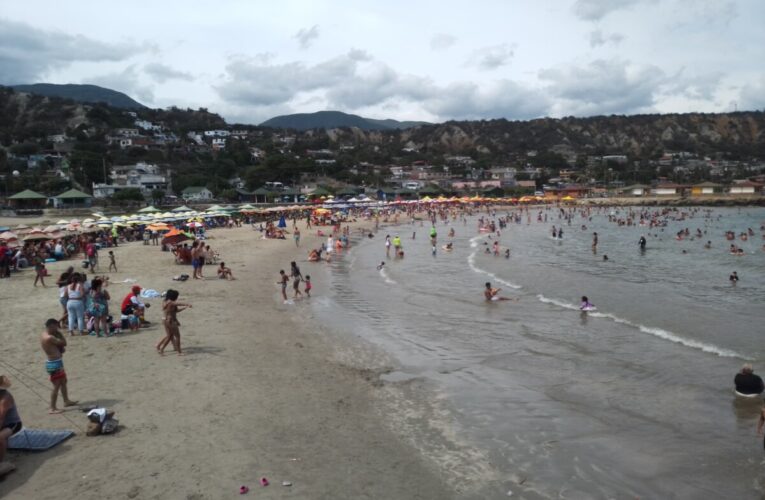 Prestadores de servicios de Playa Candileja reportan buena afluencia de bañistas