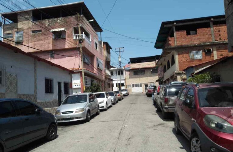 En el Cementerio Viejo de Pariata esperan por el Clap desde hace 60 días