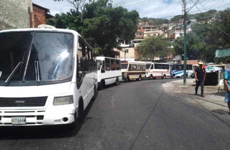 Transportistas de La Guaira: Mantener los buses no es nada fácil