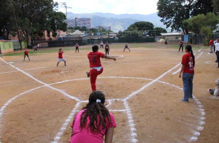 Cobra y Reencuentro lideran Kickingball del desarrollo