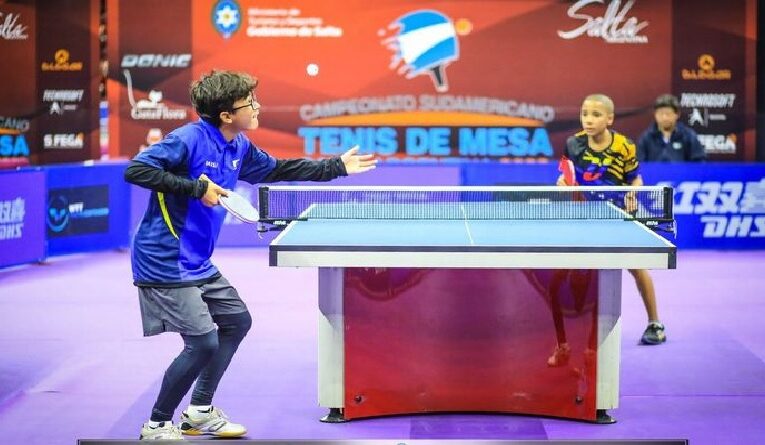 Tenis mesa realiza masivo evento en el gimnasio vertical