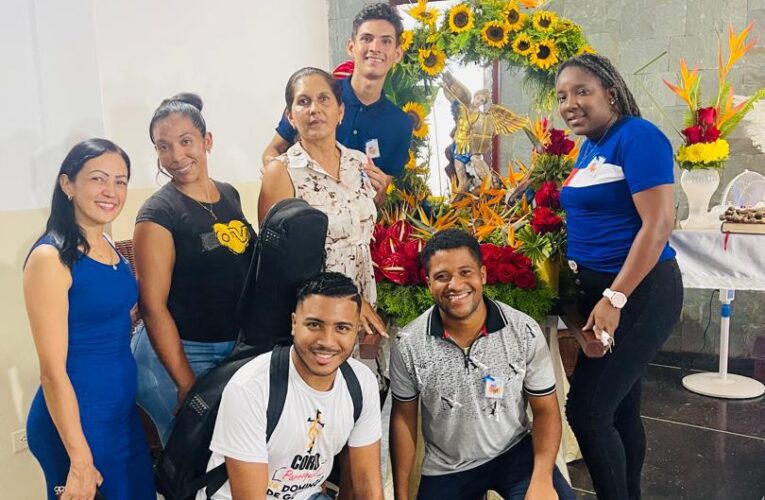 Grupo de jóvenes de Anare promueven las tradiciones católicas