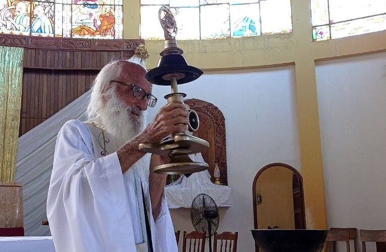 Rinden homenaje al padre Jorge Bissoni