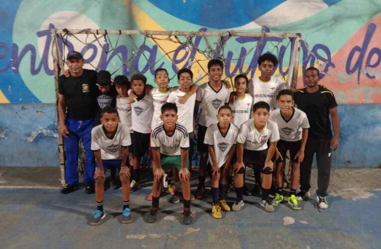 Mirabal campeón del Futsal Comunitario Sub14 en el Trébol