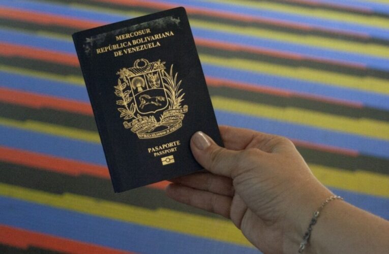 Venezolanos no pueden ingresar con pasaportes vencidos